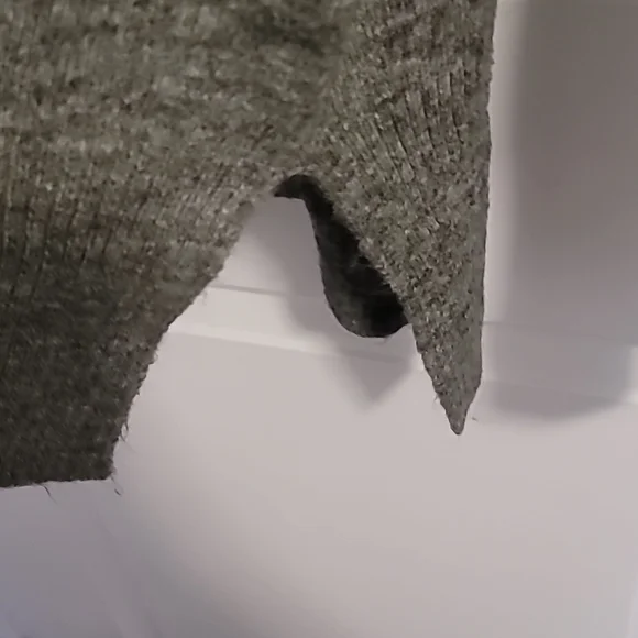 H&M Sweater - Picture 4 of 5